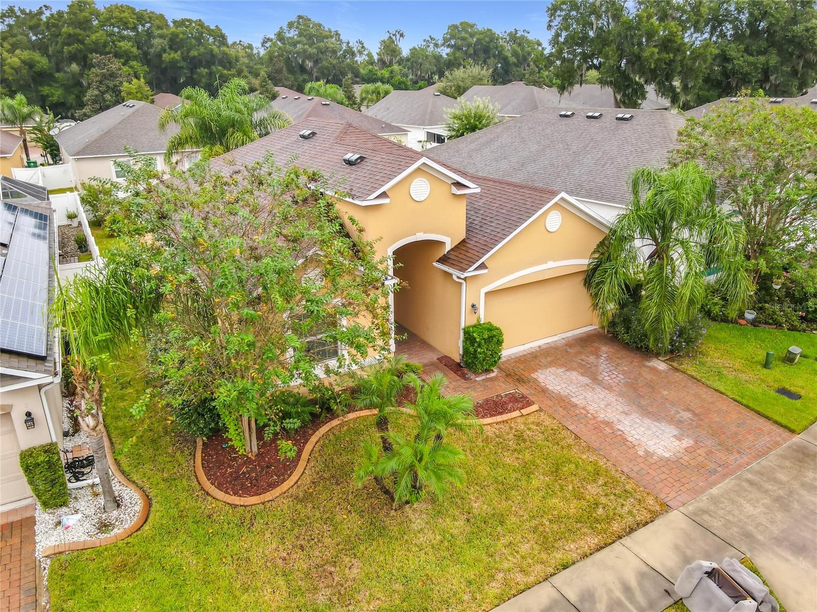Single Family Residence at 141 W FIESTA KEY LOOP, DELAND, photo 2 of 61