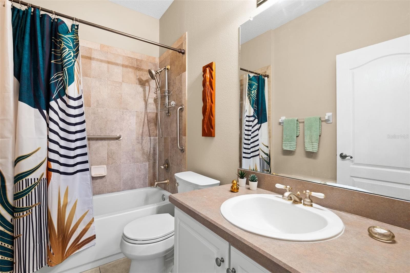 Second Bathroom - 2057 INVERNESS GREENS DR, SUN CITY CENTER