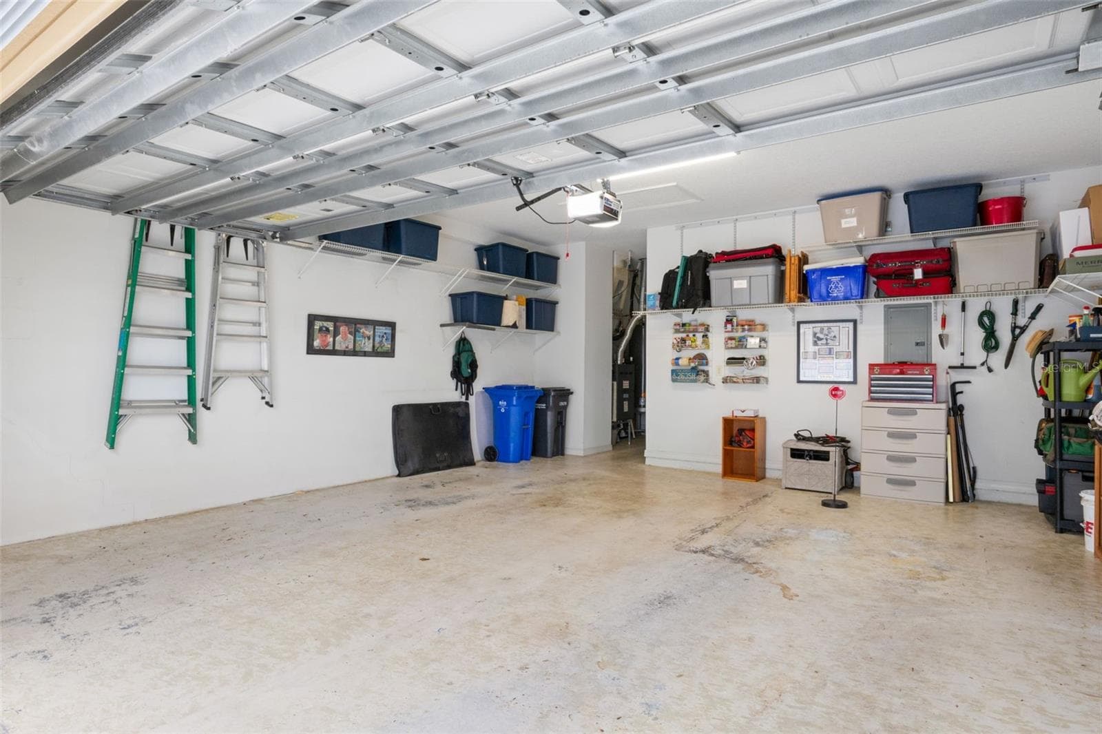 Garage - 2057 INVERNESS GREENS DR, SUN CITY CENTER