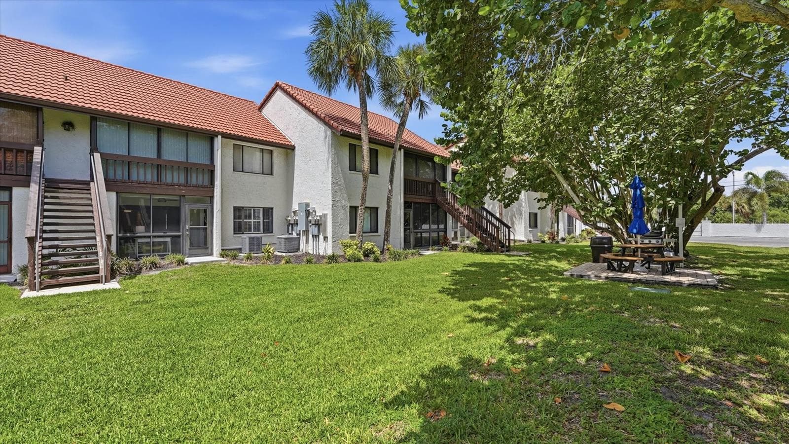Condominium at 1640 STICKNEY POINT RD #40-101, SARASOTA, photo 25 of 38