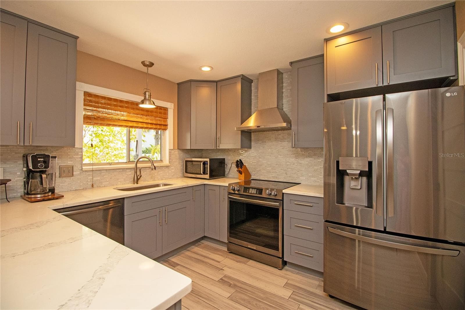 New appliances - 1640 CAPE HOPE AVE NE #2, ST PETERSBURG