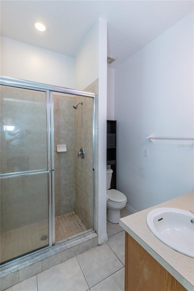 Master Bathroom - 2852 TANZANITE TER, KISSIMMEE