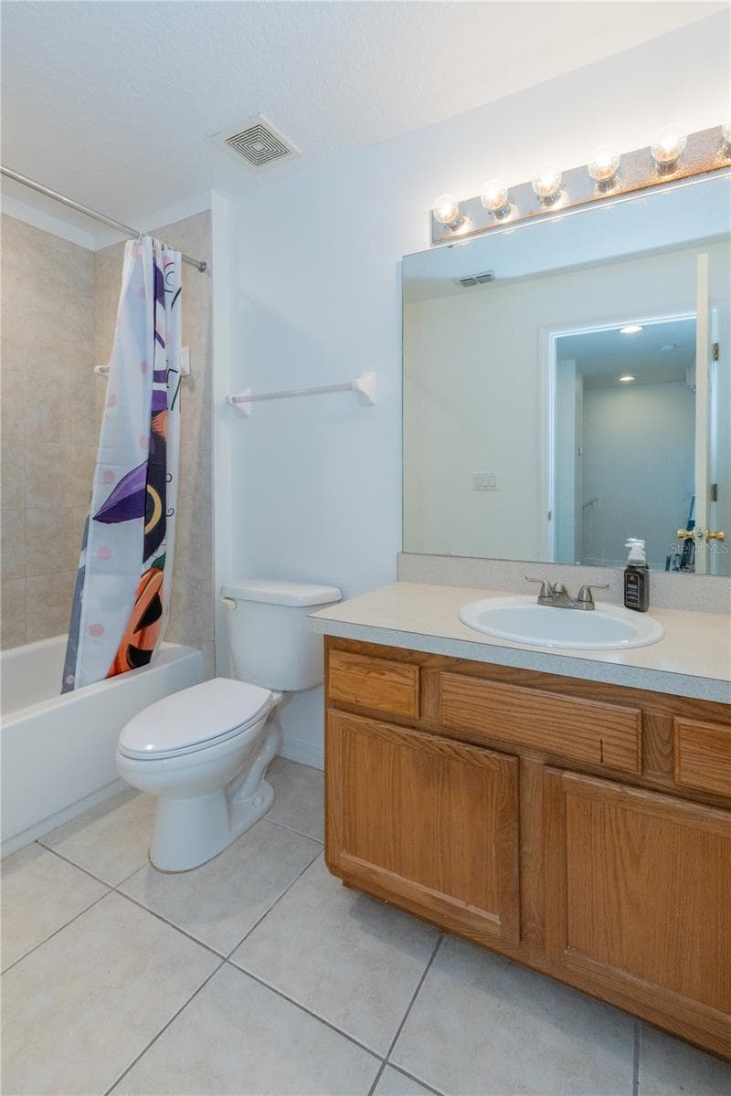 Guest Bathroom - 2852 TANZANITE TER, KISSIMMEE