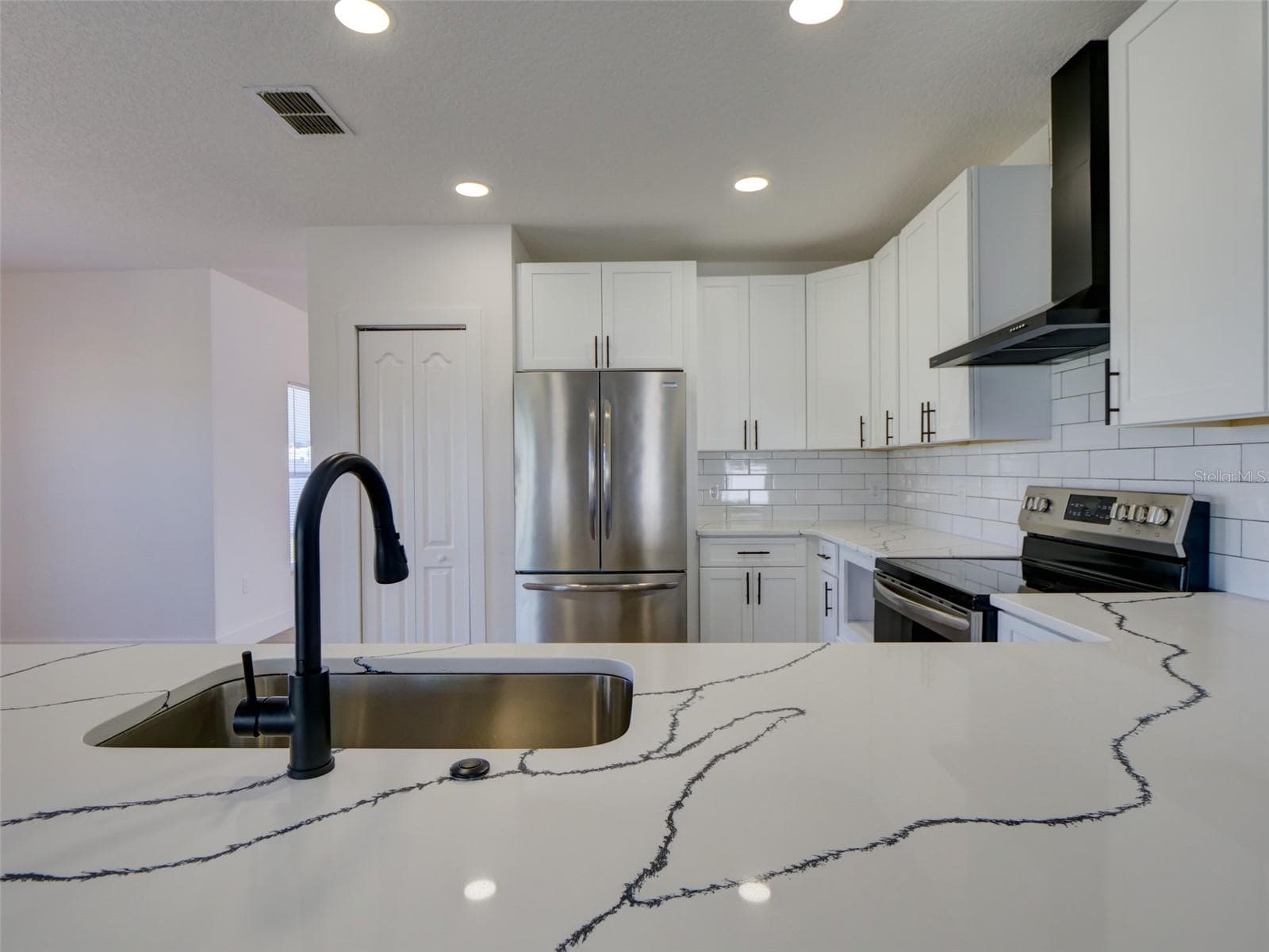KITCHEN - 307 BIG BLACK LN, POINCIANA