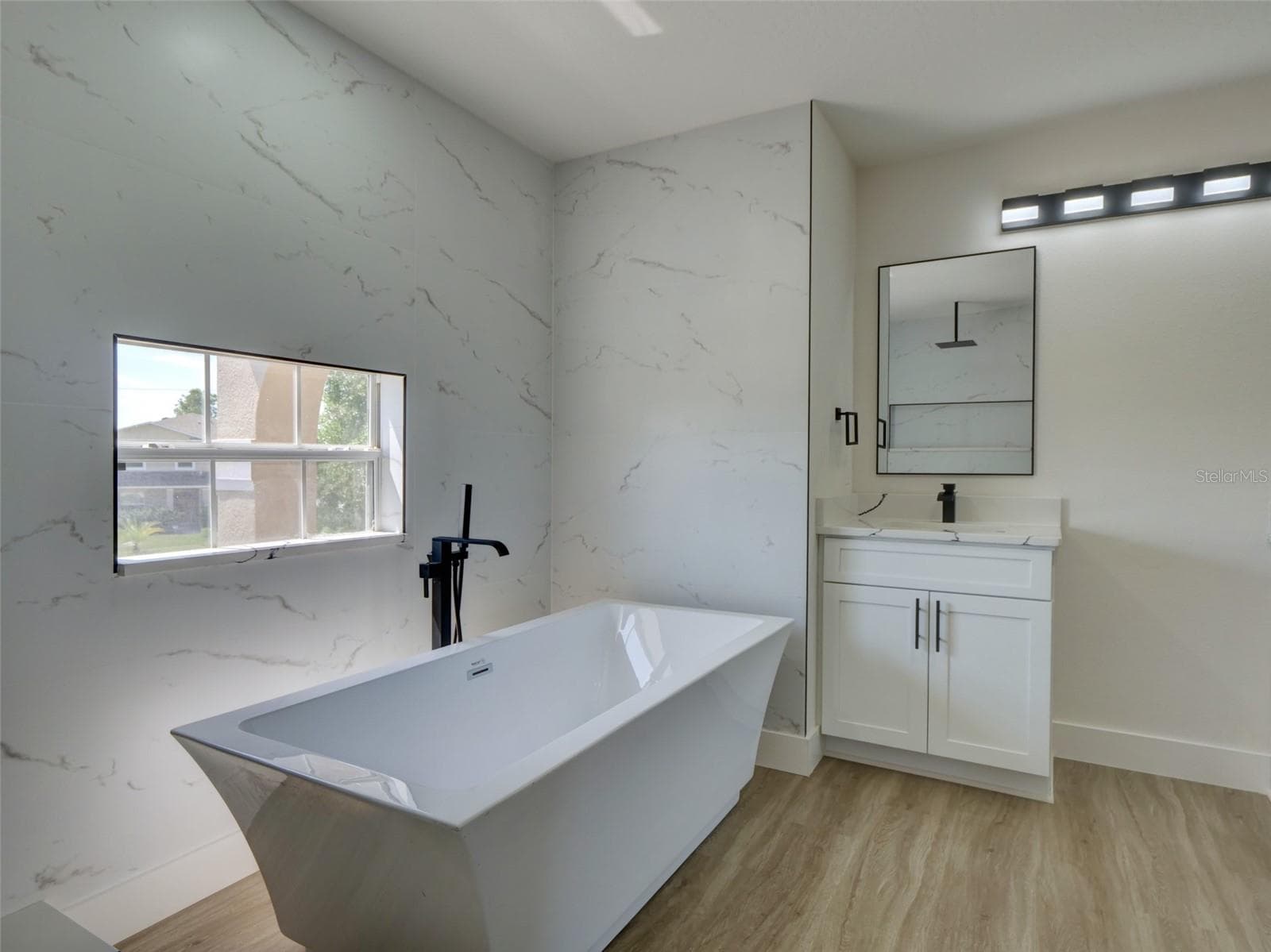 PRIMARY BATHROOM - 307 BIG BLACK LN, POINCIANA