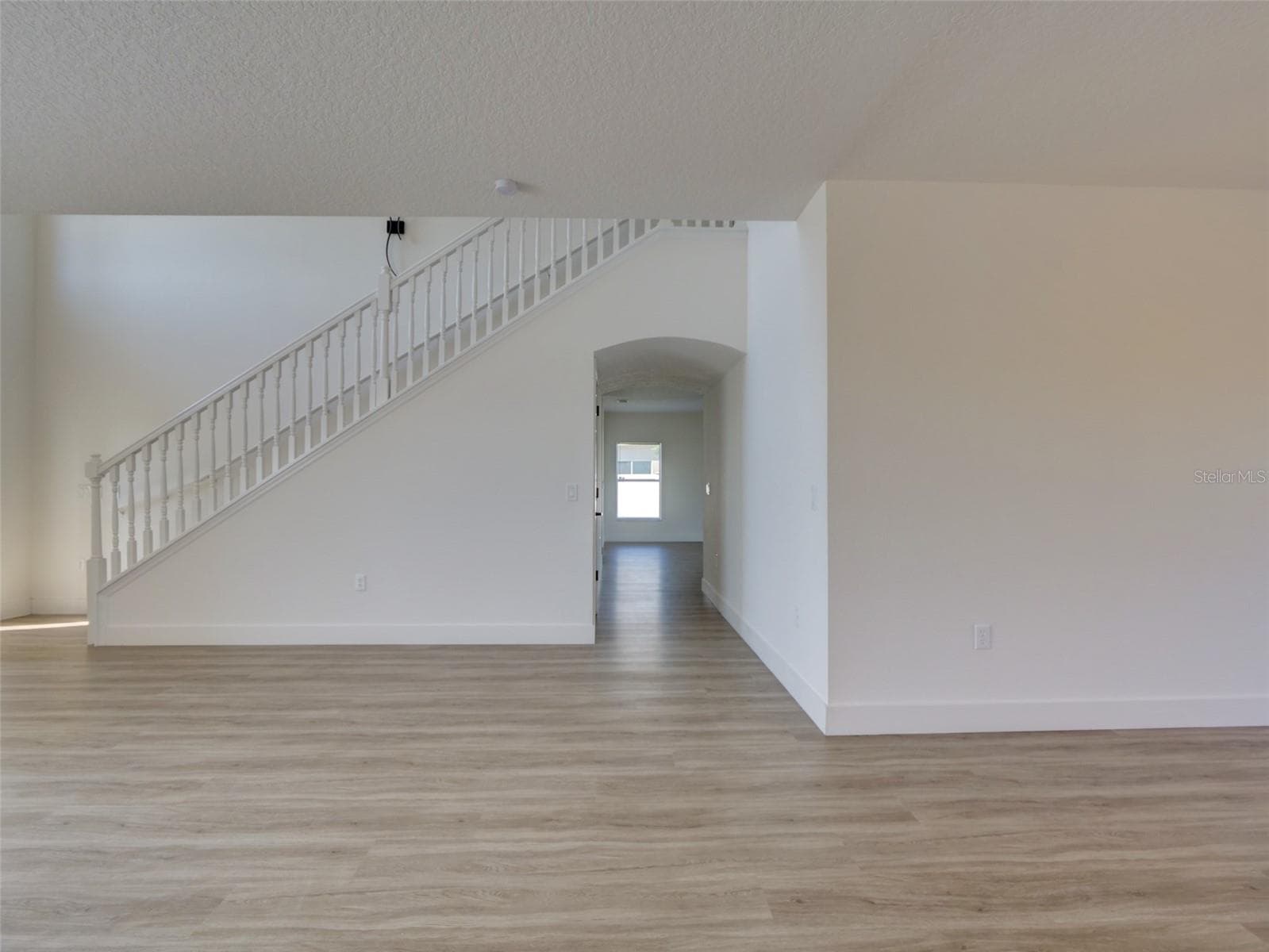 LIVING ROOM - 307 BIG BLACK LN, POINCIANA