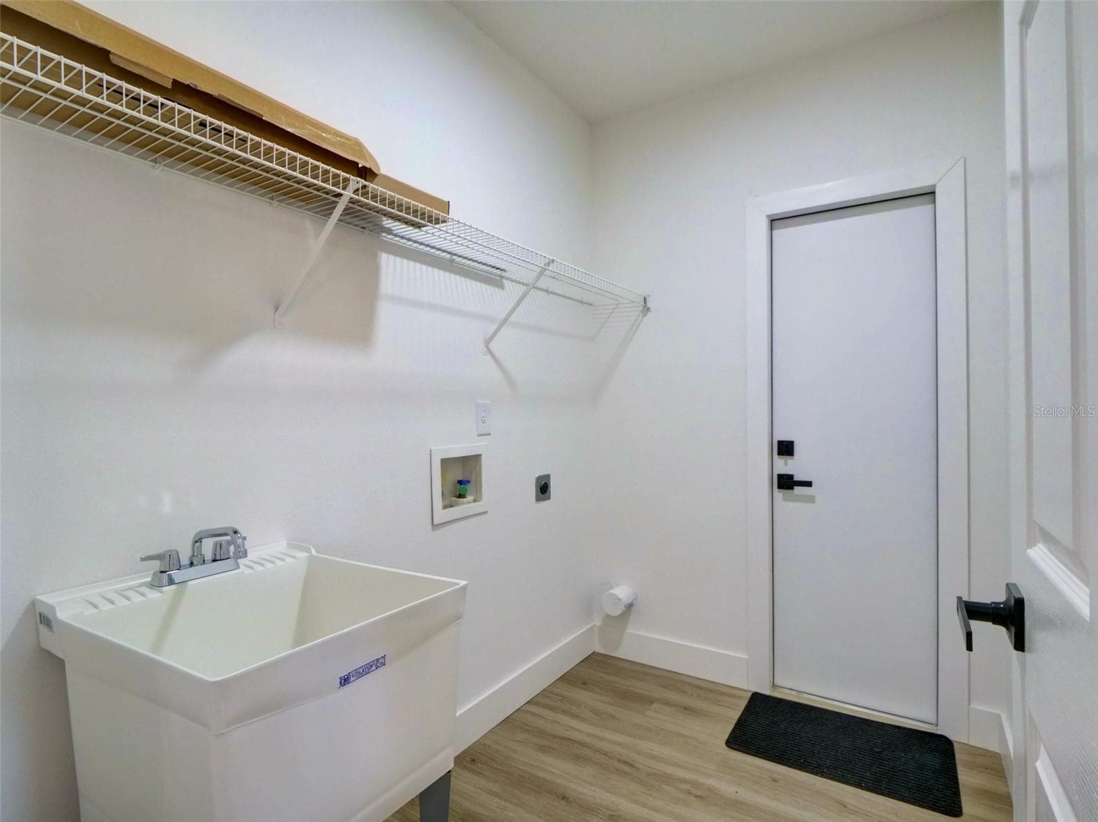 LAUNDRY ROOM DOWNSTAIRS - 307 BIG BLACK LN, POINCIANA