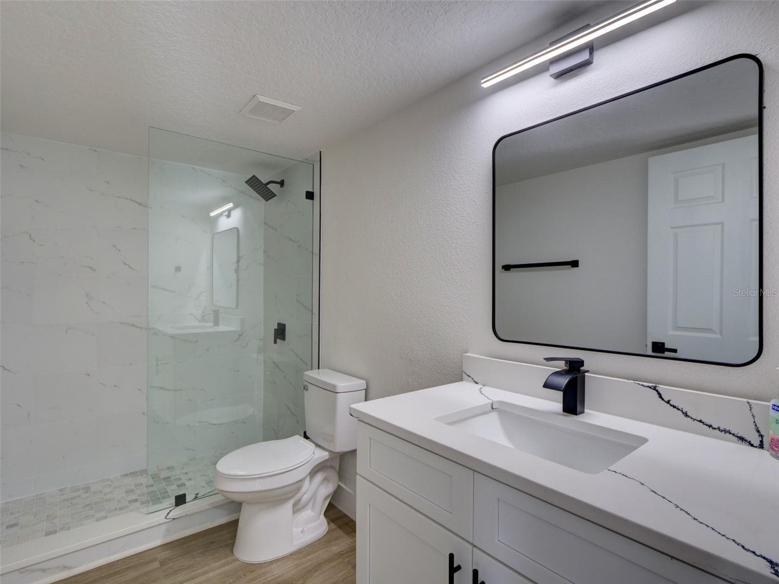 FULL BATHROOM - 307 BIG BLACK LN, POINCIANA