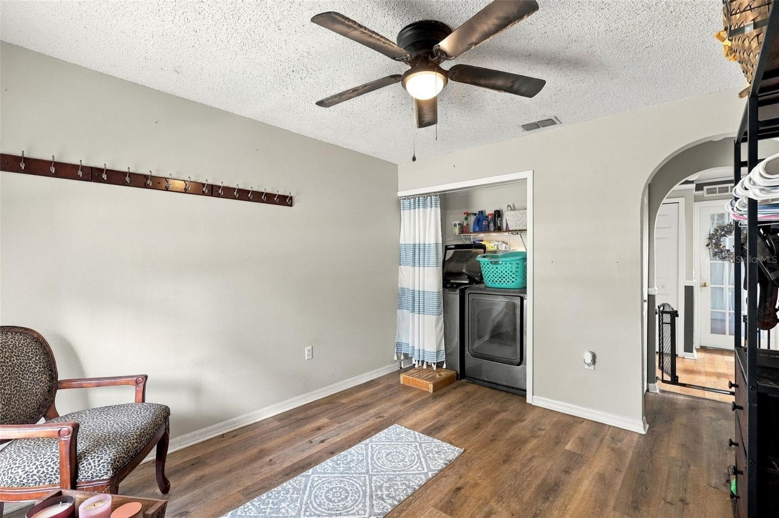 FOYER/LAUNDRY AREA - 1293 7TH AVE, DELAND