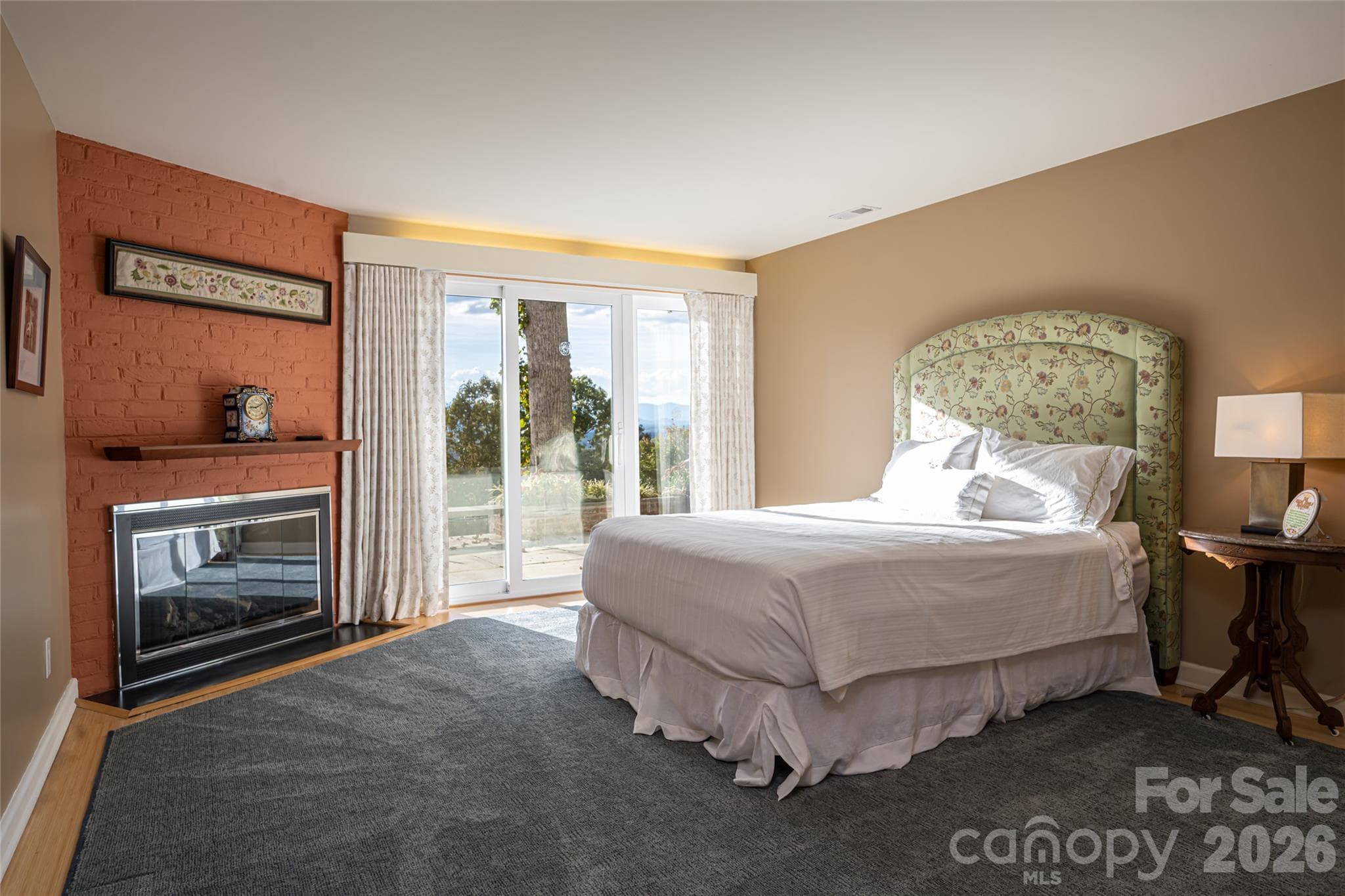 Ensuite guest room one - 92 Horizon Hill Road, Asheville