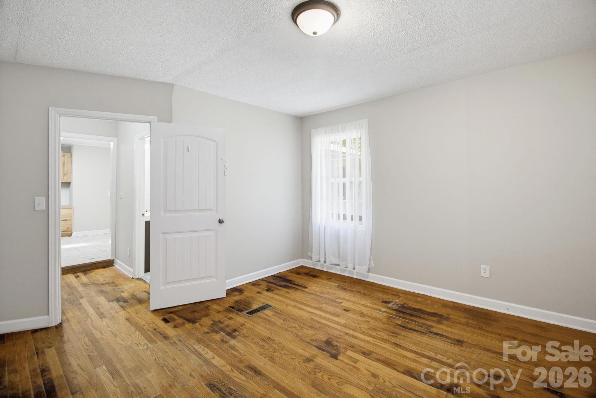 Single Family Residence at 202 E 4th Street, Lexington, photo 16 of 26