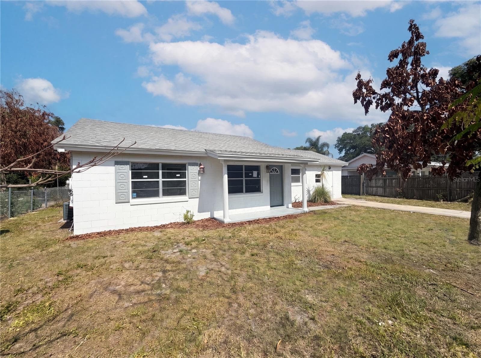 1100 CAREFREE COVE DR