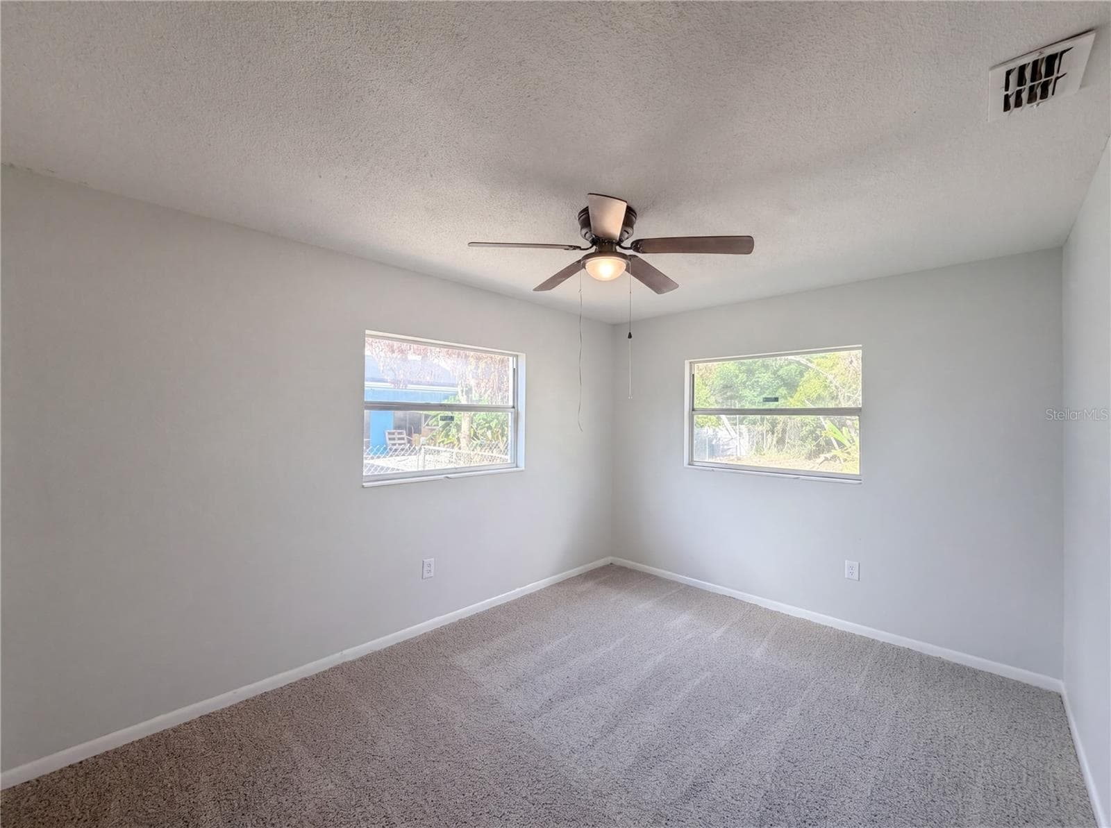 Single Family Residence at 1100 CAREFREE COVE DR, WINTER HAVEN, photo 7 of 13