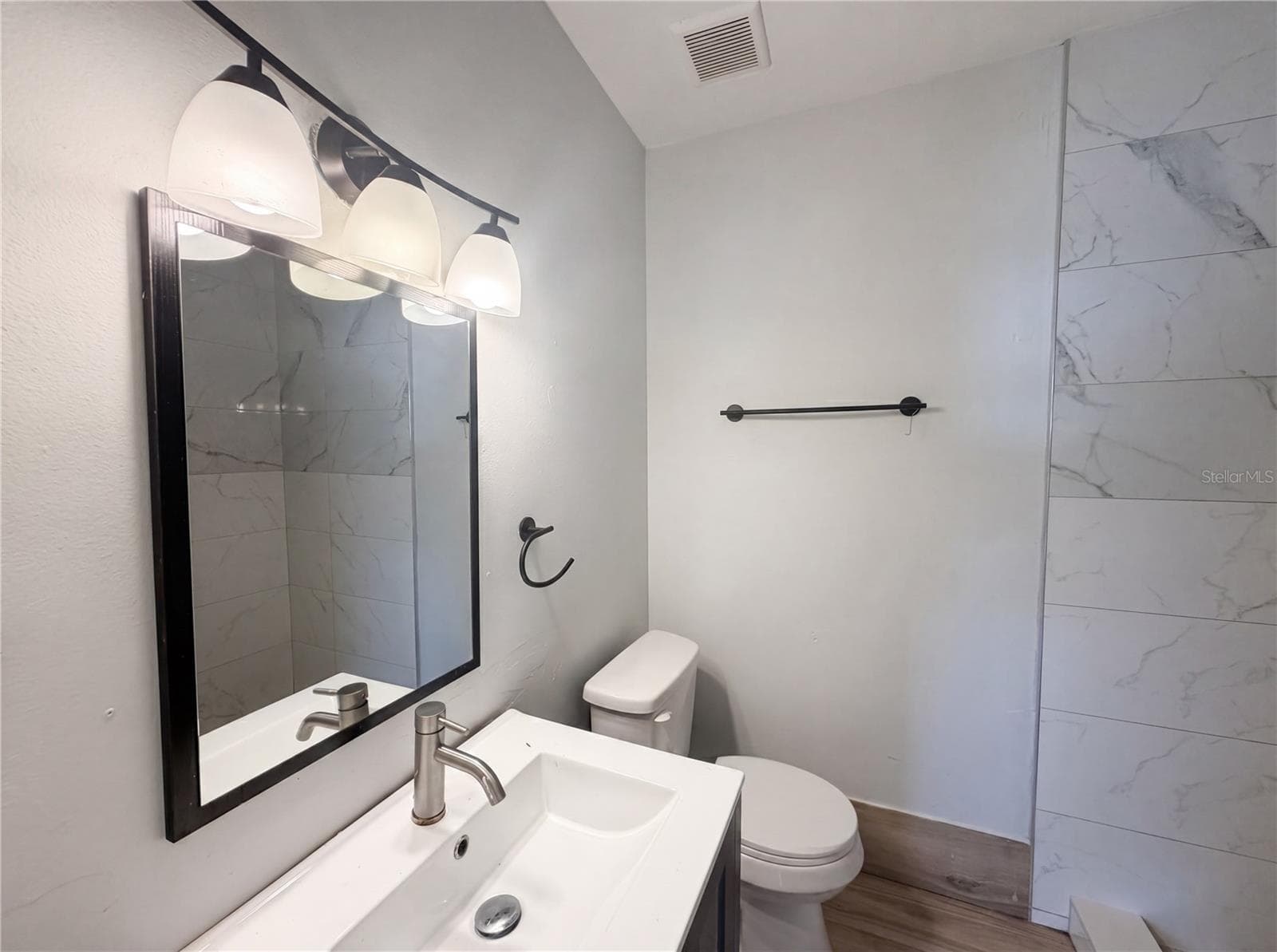 Single Family Residence at 1100 CAREFREE COVE DR, WINTER HAVEN, photo 10 of 13