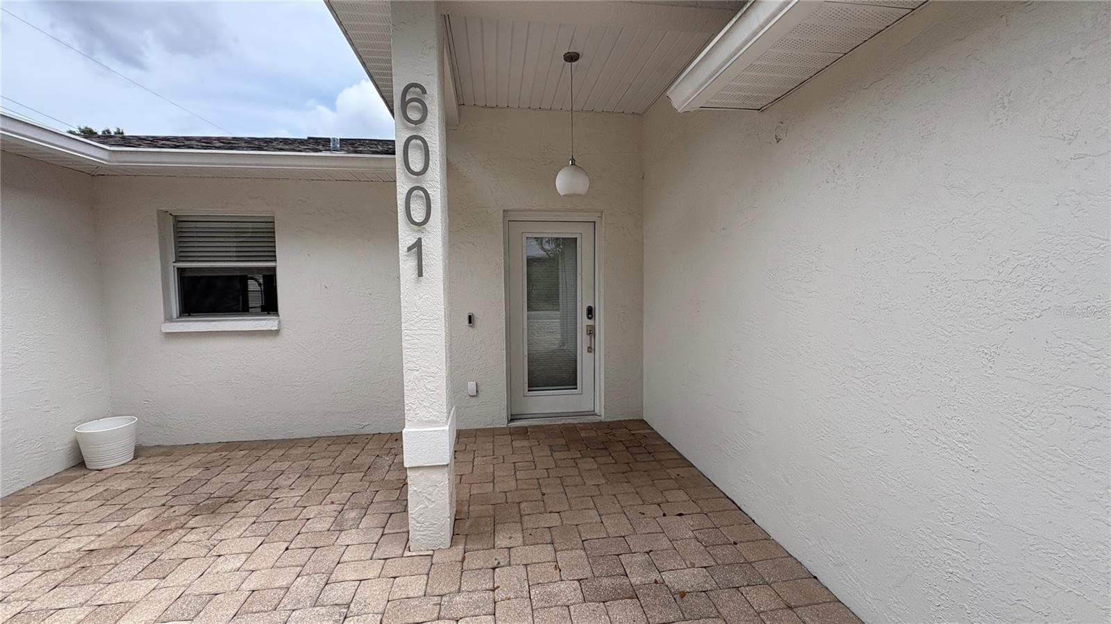 Covered entry - 6001 N LYNN AVE, TAMPA