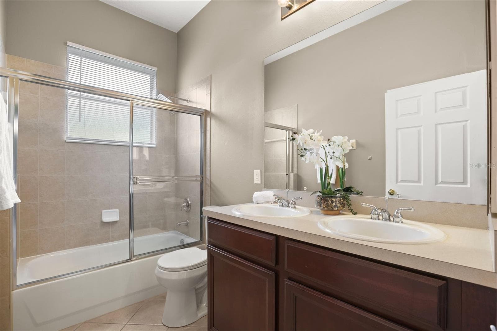 GUEST BATHROOM - 5126 MAJESTIC WOODS PL, SANFORD