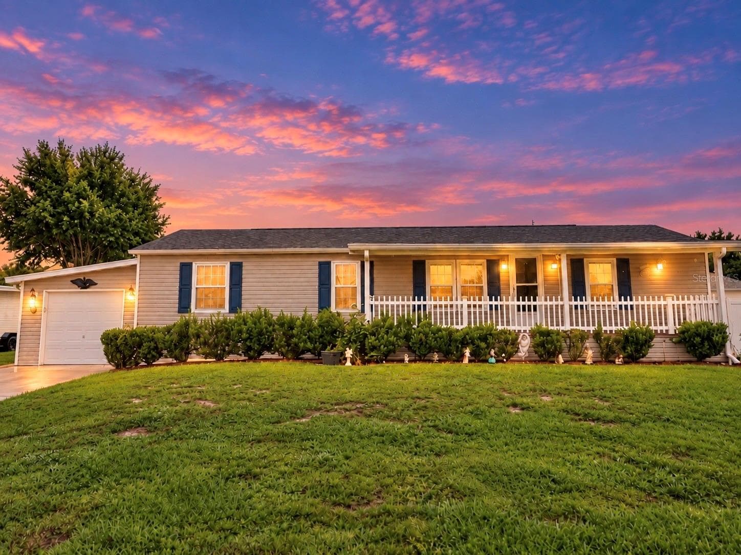 Manufactured Home at 8335 MITCHALL DR, LAKELAND, photo 2 of 25
