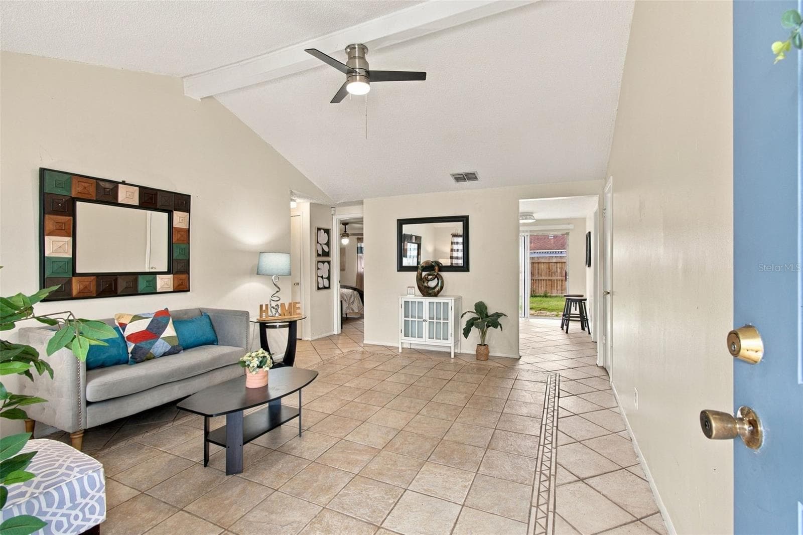 Single Family Residence at 8406 WILLOW FOREST CT, TAMPA, photo 5 of 46