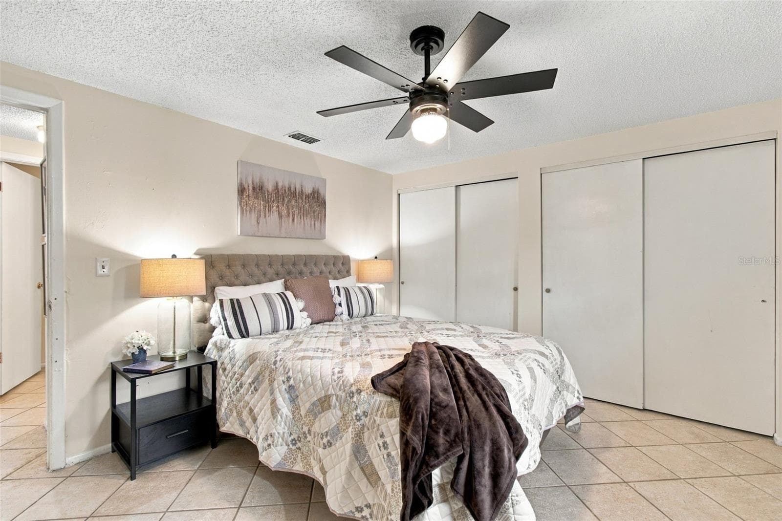 Single Family Residence at 8406 WILLOW FOREST CT, TAMPA, photo 11 of 46