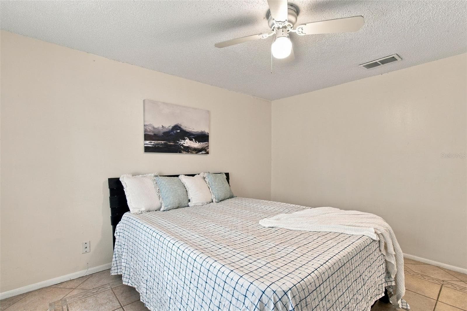 Single Family Residence at 8406 WILLOW FOREST CT, TAMPA, photo 18 of 46