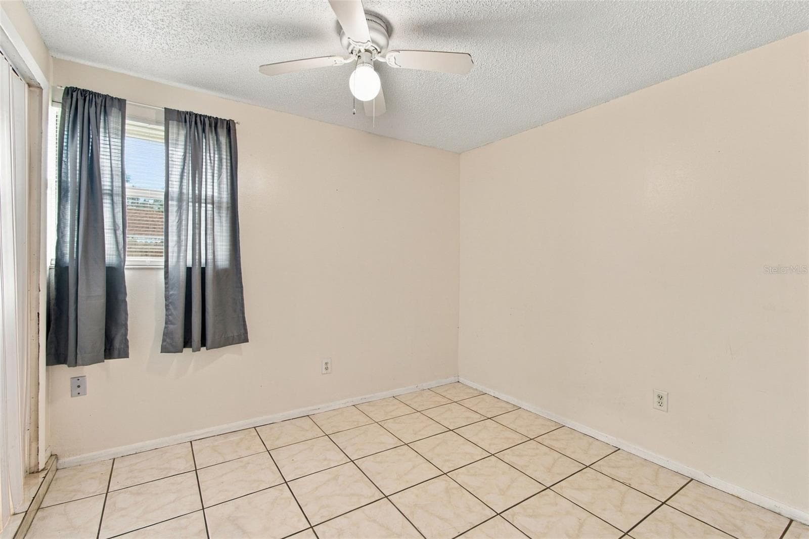 Single Family Residence at 8406 WILLOW FOREST CT, TAMPA, photo 20 of 46
