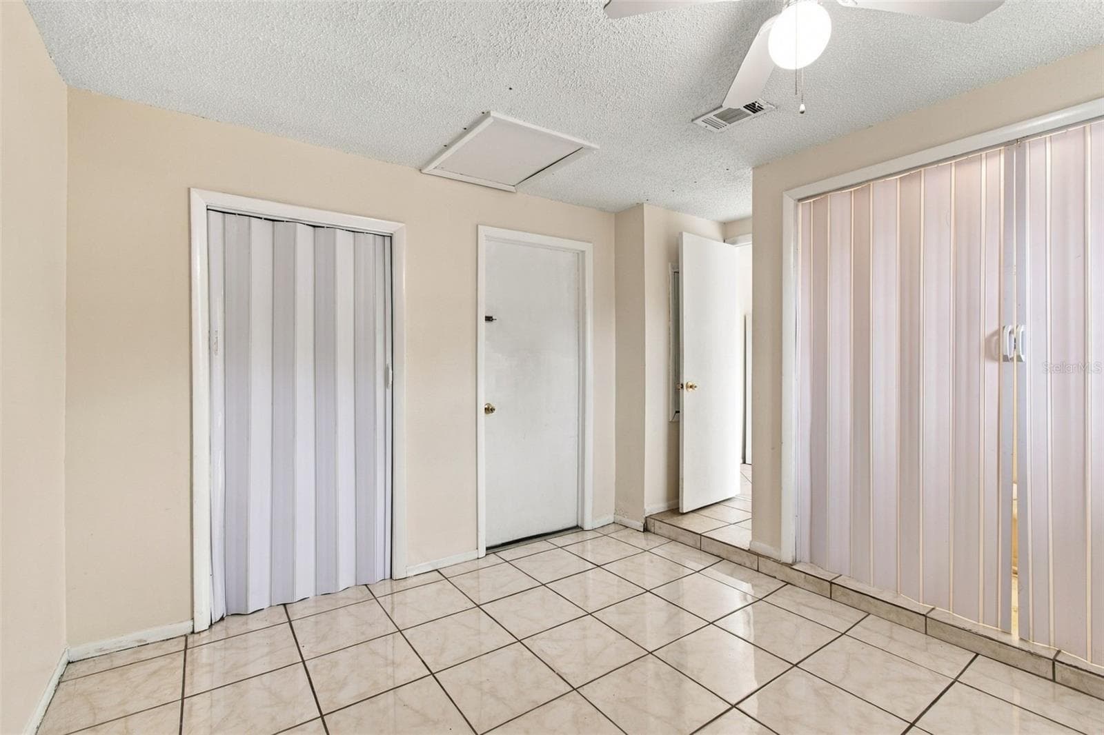 Single Family Residence at 8406 WILLOW FOREST CT, TAMPA, photo 22 of 46