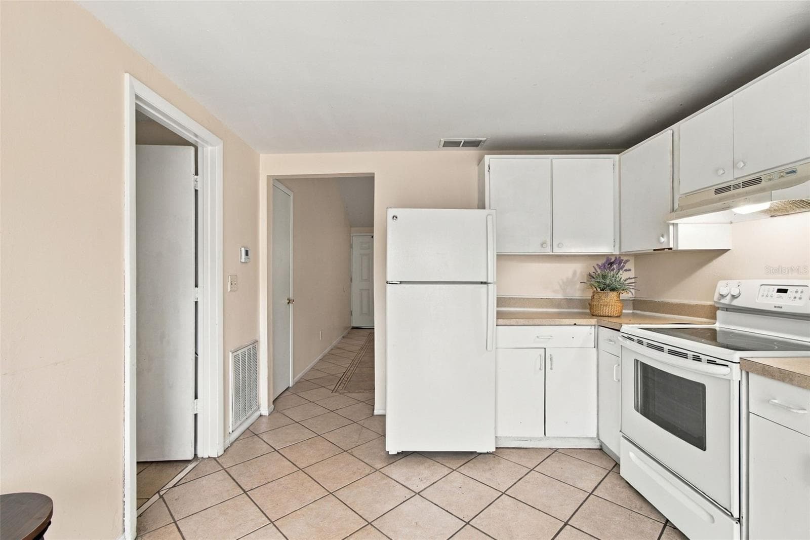 Single Family Residence at 8406 WILLOW FOREST CT, TAMPA, photo 30 of 46