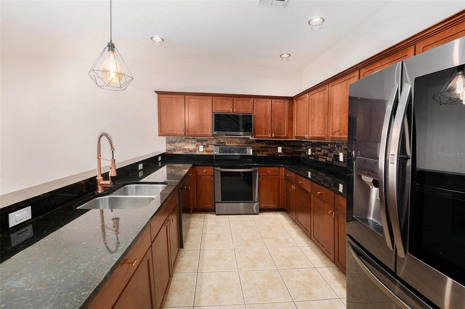 Townhouse at 139 ATHENIAN WAY, TARPON SPRINGS, photo 12 of 34
