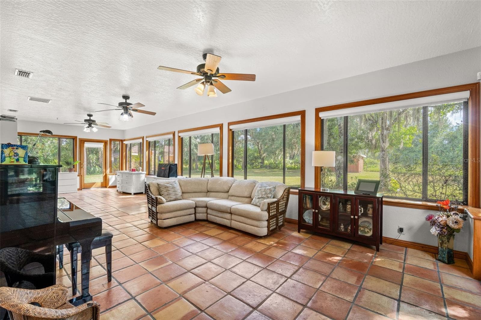 Enclosed Florida Room - 1713 FORD RD, MIMS