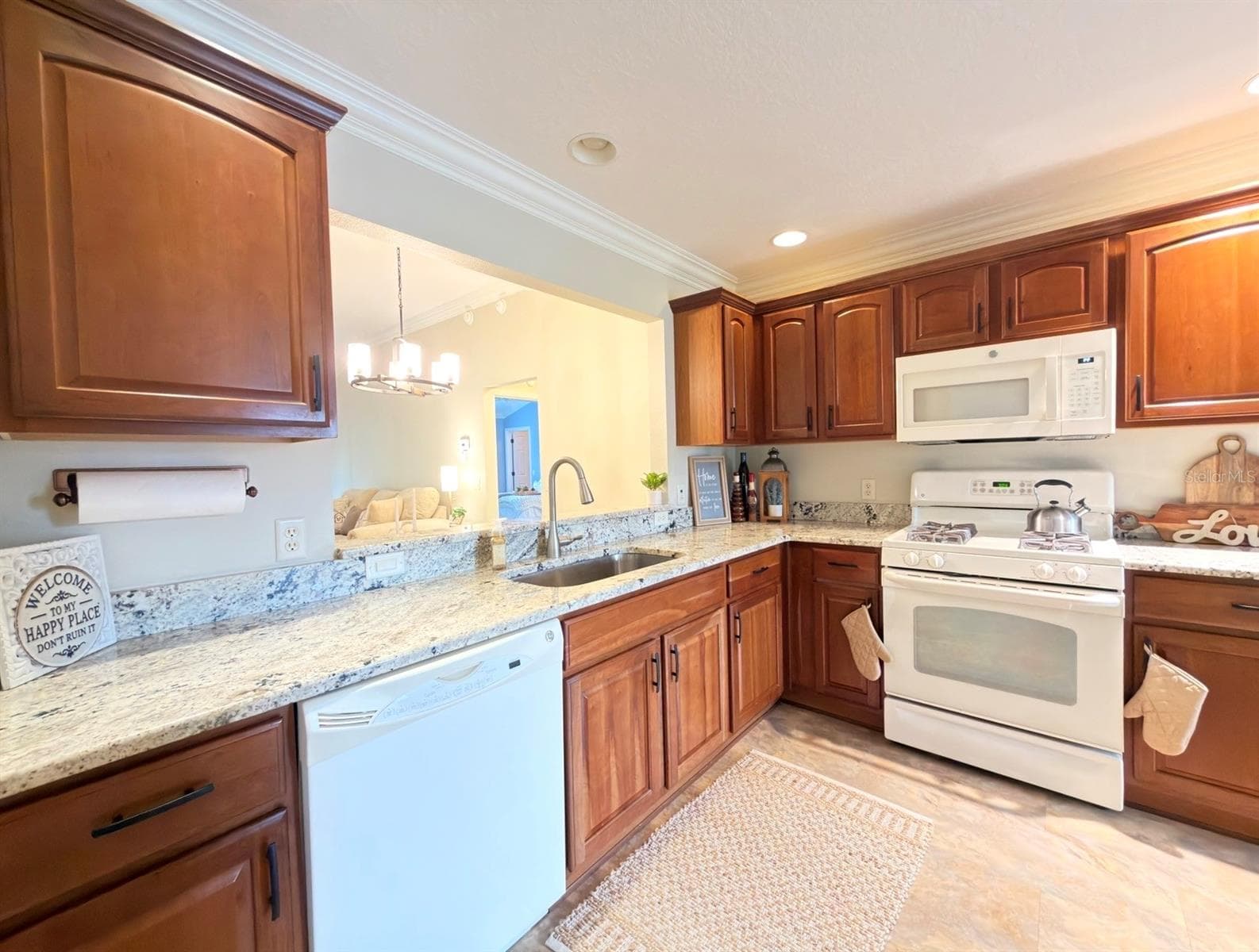 Single Family Residence at 497 LITTLE RIVER PATH, THE VILLAGES, photo 5 of 33