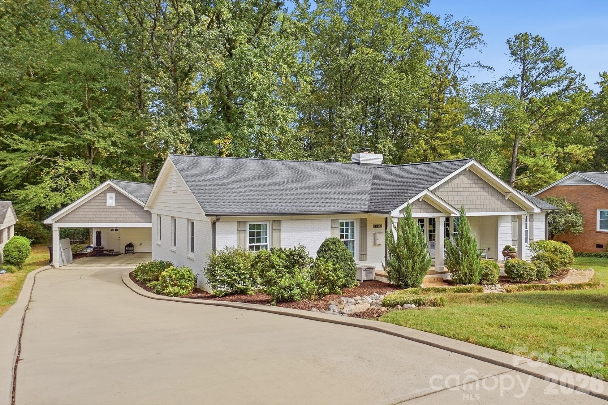 Single Family Residence at 4315 Emory Lane, Charlotte, photo 2 of 43