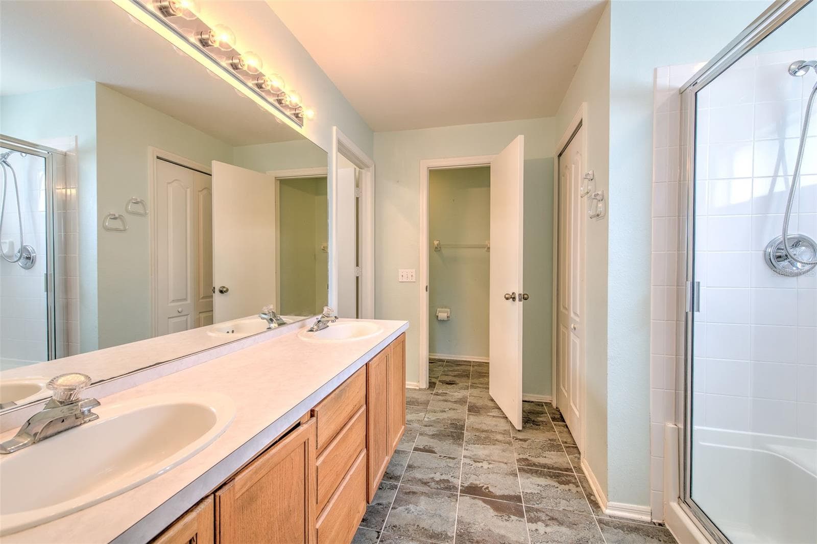 Single Family Residence at 235 LAKEWAY LN, APOLLO BEACH, photo 19 of 36