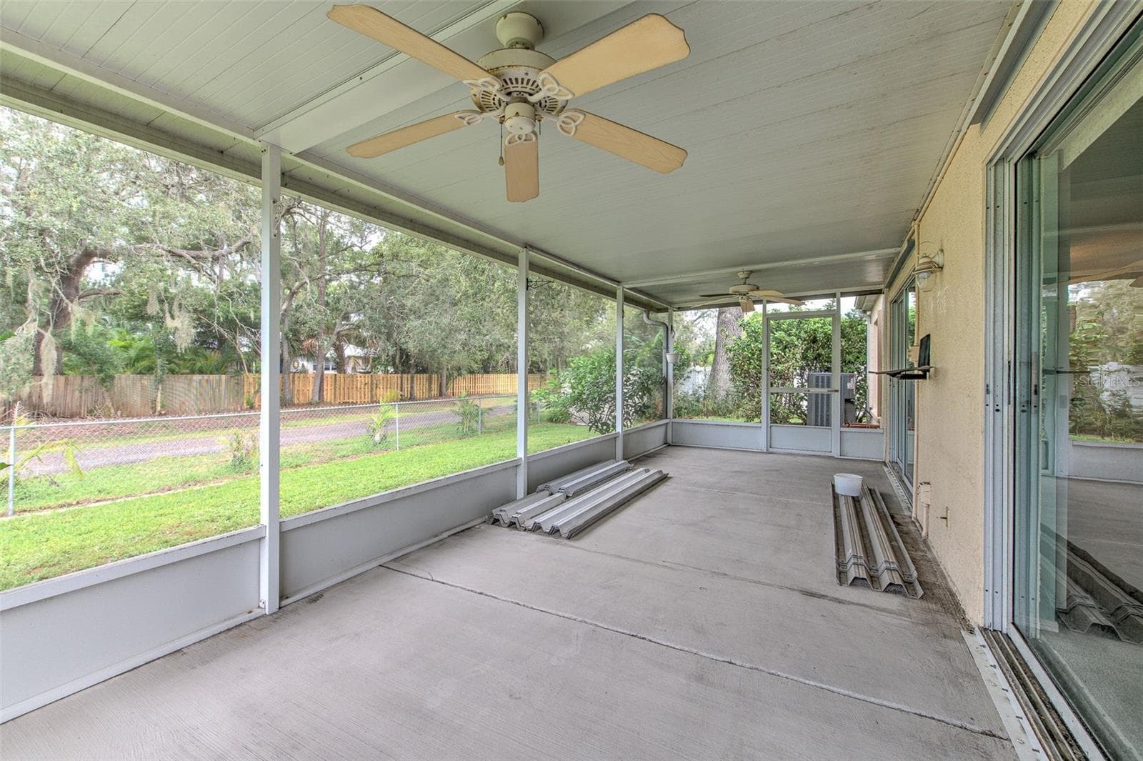 Single Family Residence at 235 LAKEWAY LN, APOLLO BEACH, photo 23 of 36