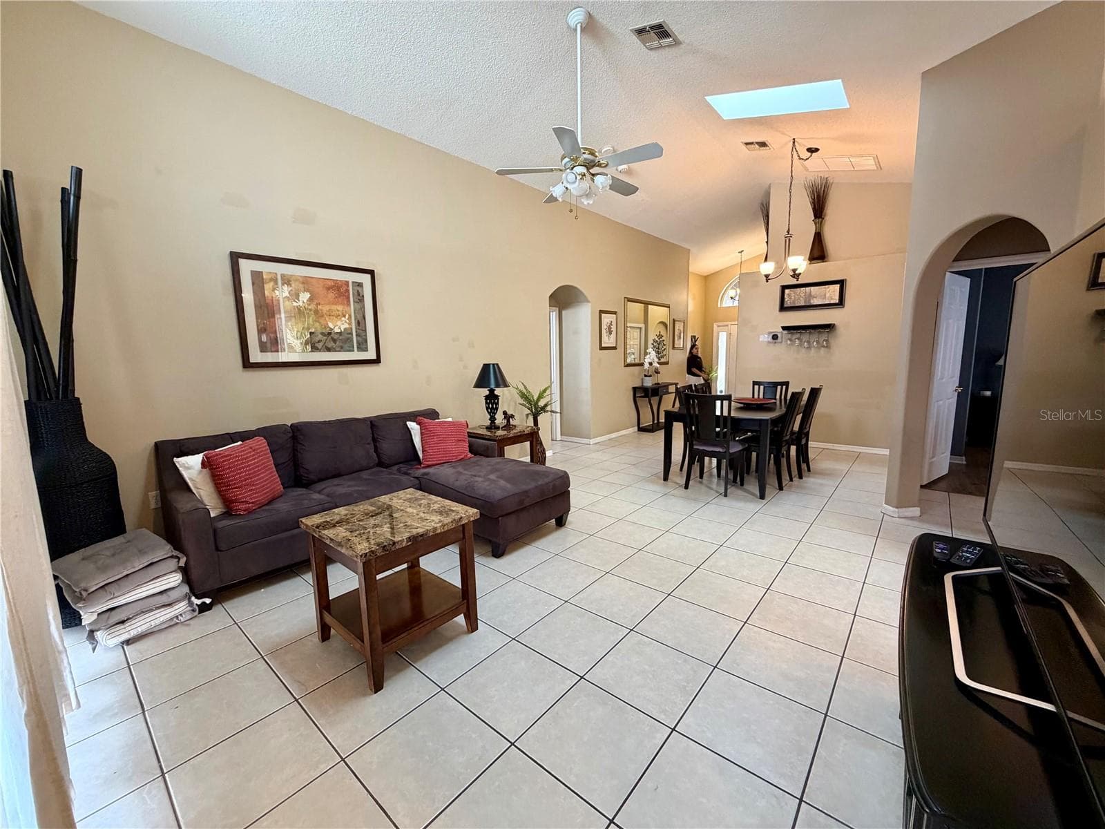 Single Family Residence at 2564 BEAR CREEK CT, KISSIMMEE, photo 7 of 63