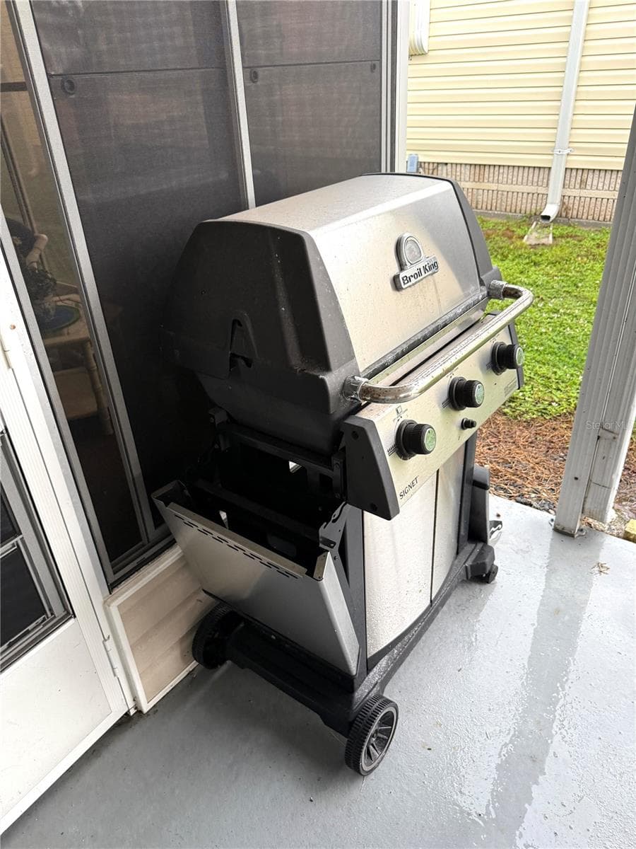 Grill - 5619 BAYSHORE RD #159, PALMETTO