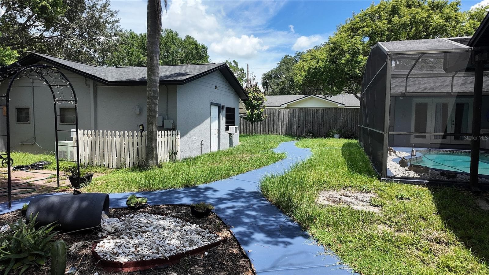 Single Family Residence at 1055 HOLDEN AVE, ORLANDO, photo 16 of 20