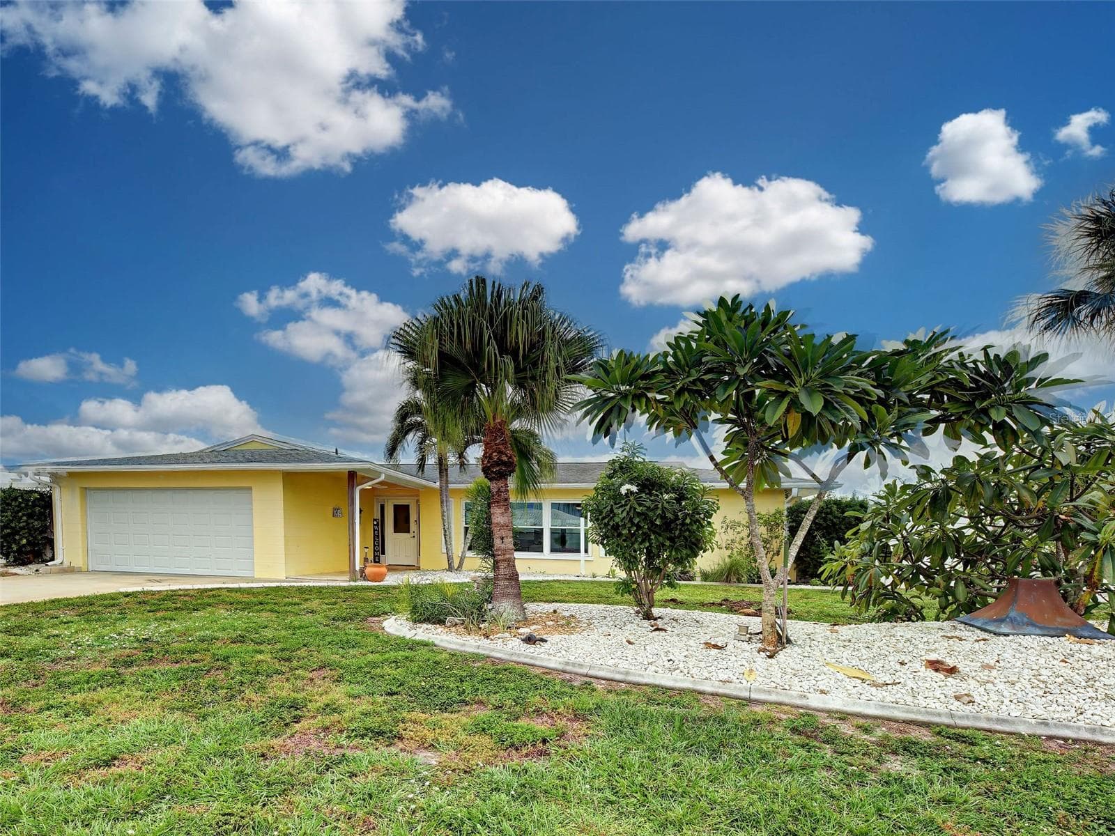 Single Family Residence at 612 GLEN OAK RD, VENICE, photo 2 of 61