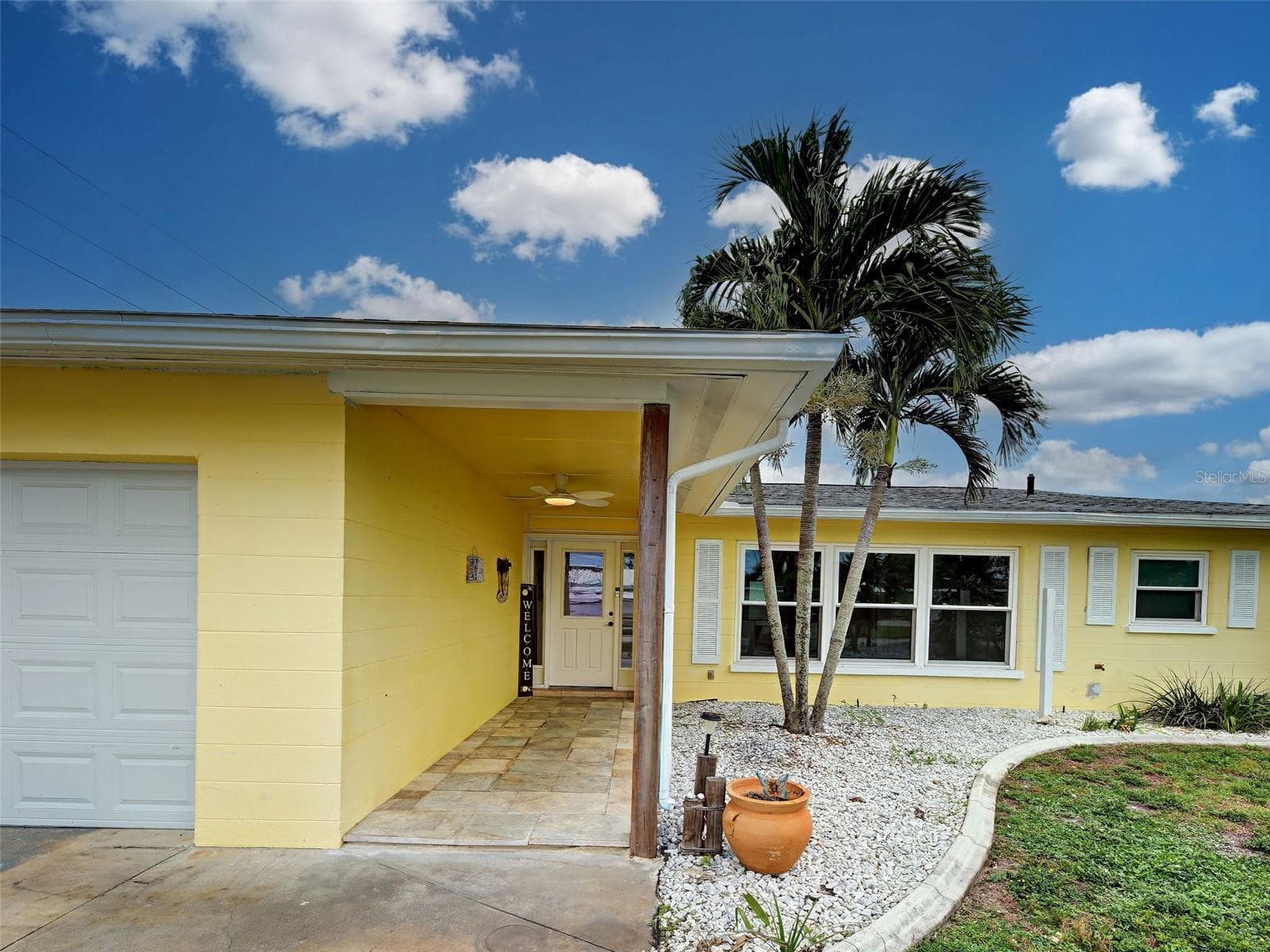 Single Family Residence at 612 GLEN OAK RD, VENICE, photo 4 of 61