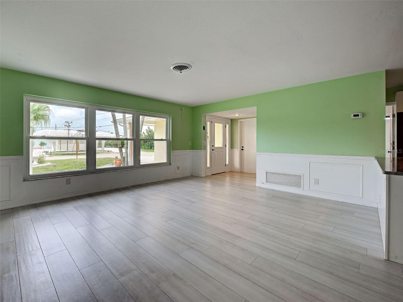 Single Family Residence at 612 GLEN OAK RD, VENICE, photo 10 of 61