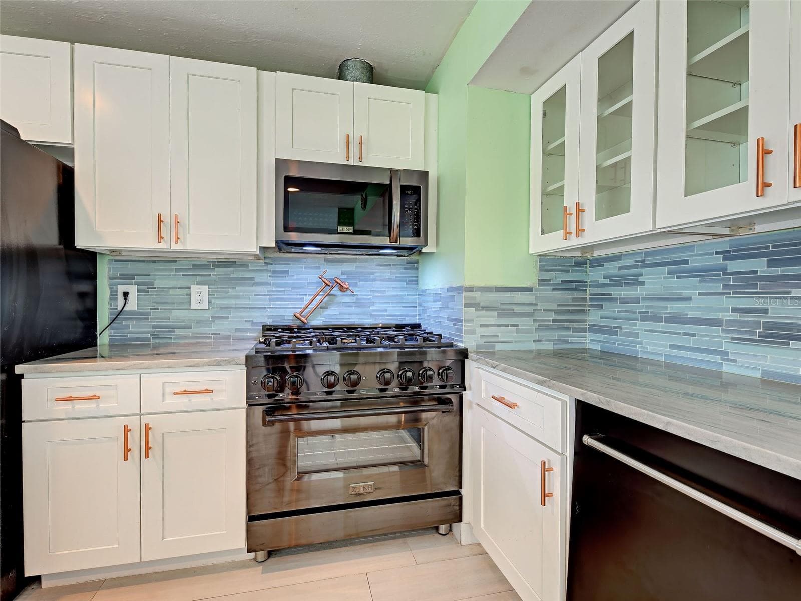 Single Family Residence at 612 GLEN OAK RD, VENICE, photo 14 of 61