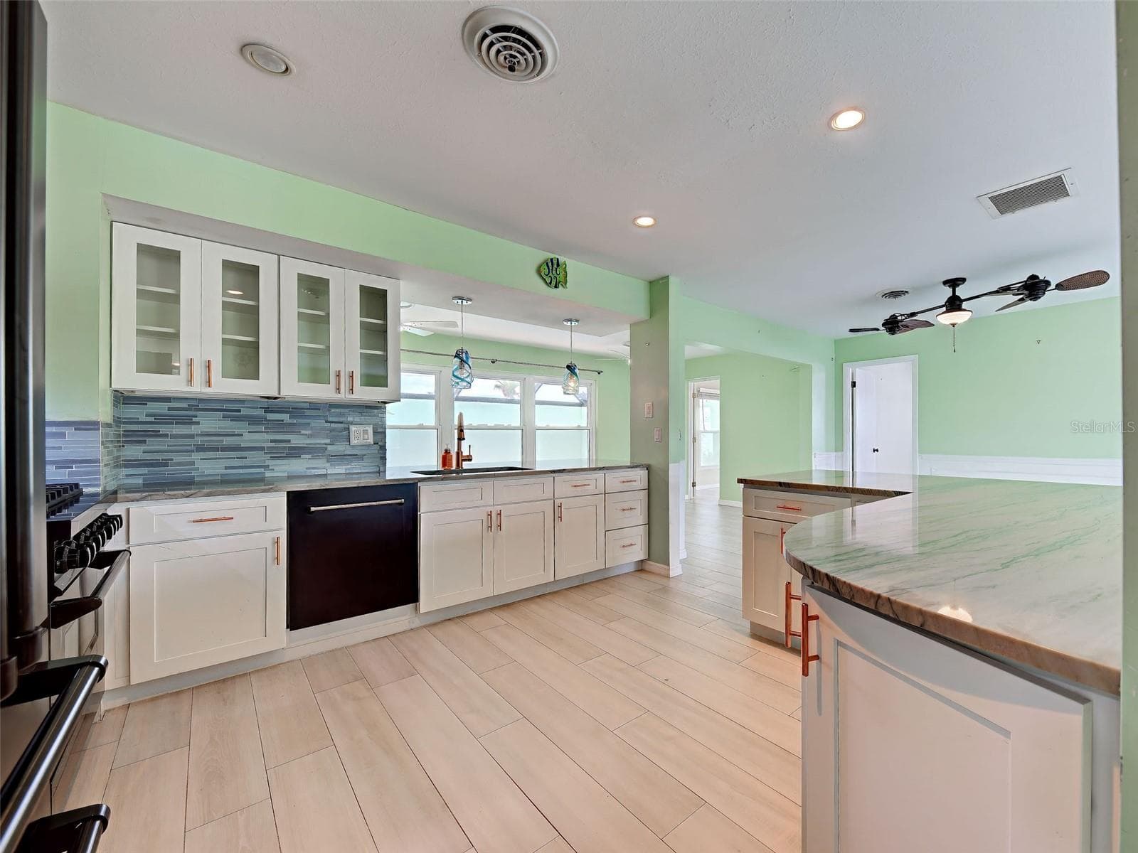 Single Family Residence at 612 GLEN OAK RD, VENICE, photo 18 of 61