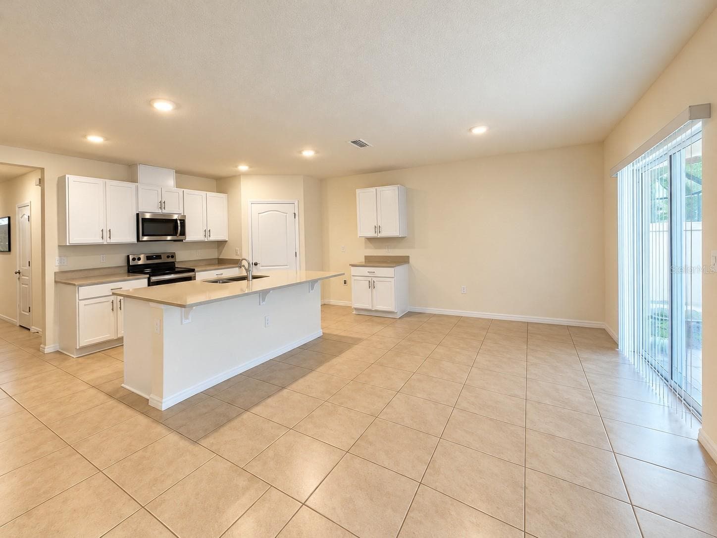 Single Family Residence at 17089 EDGEMONT LN, CLERMONT, photo 3 of 97