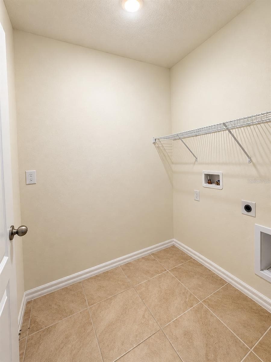 Single Family Residence at 17089 EDGEMONT LN, CLERMONT, photo 31 of 97