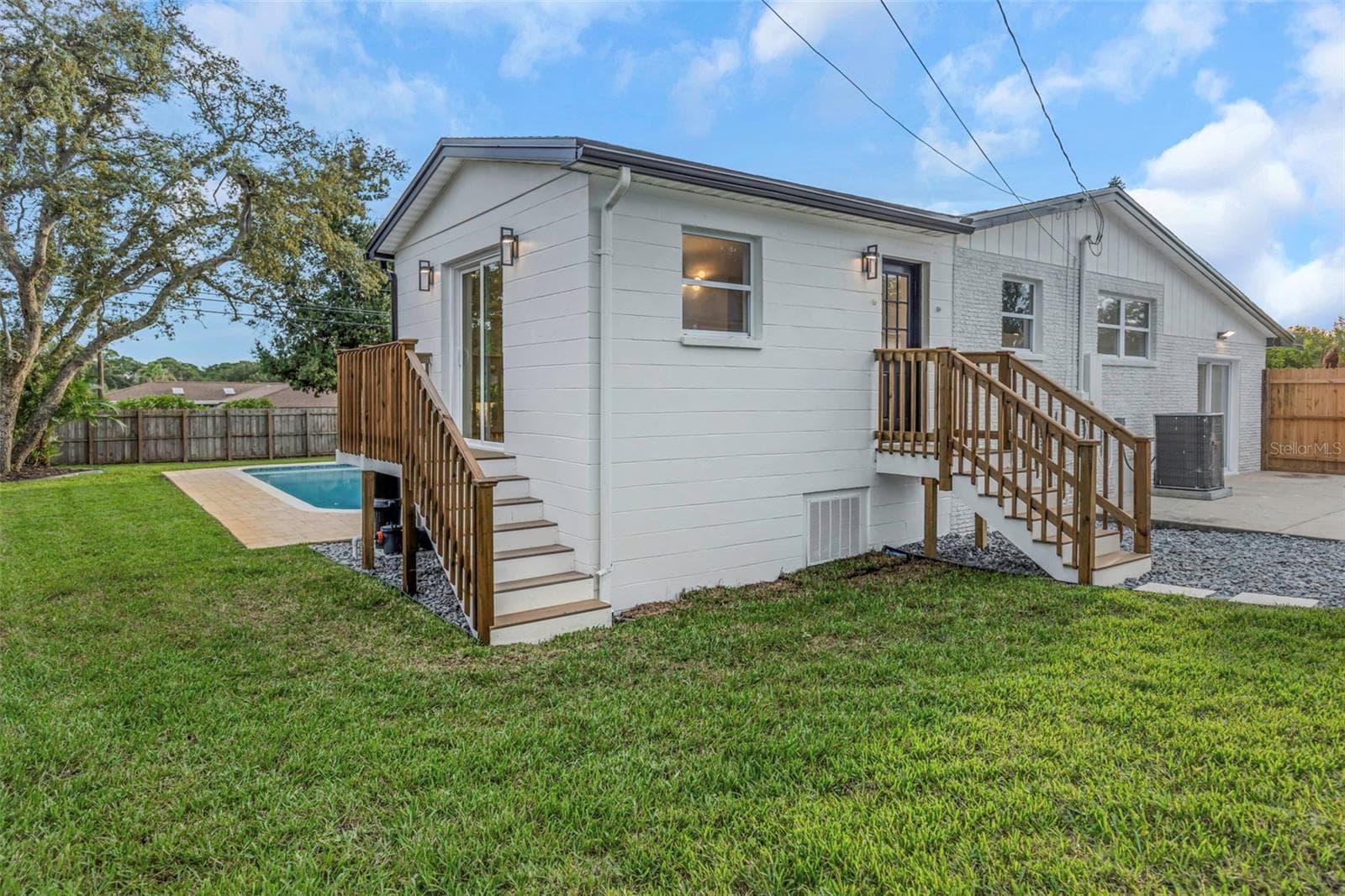 Side Yard - 8209 134TH ST, SEMINOLE