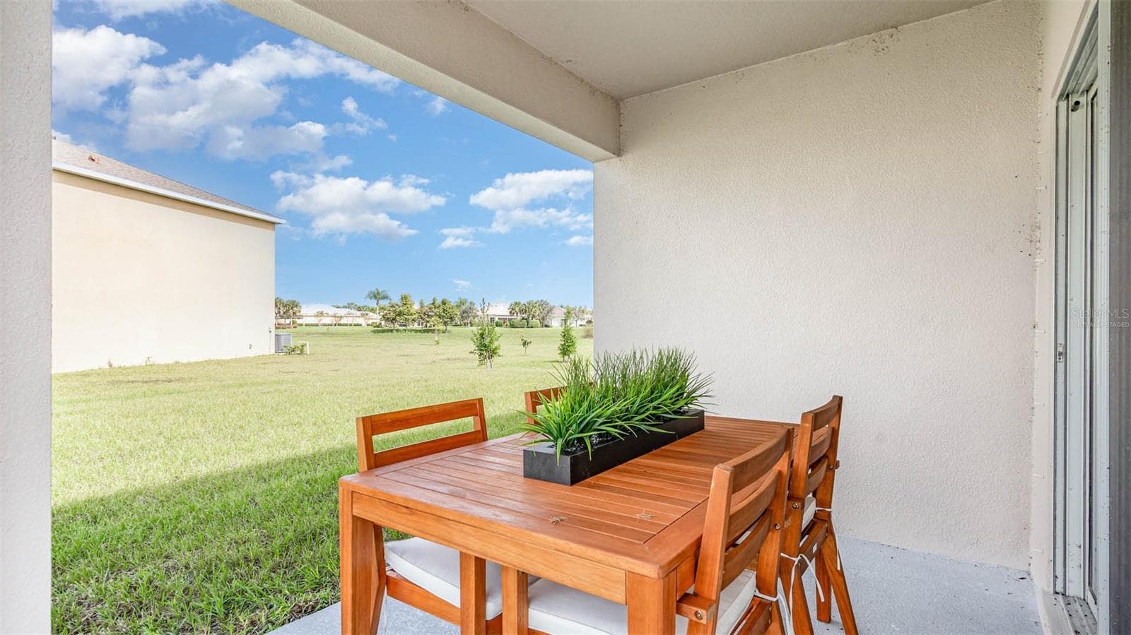 Cali model virtually staged - 17089 EDGEMONT LN, CLERMONT