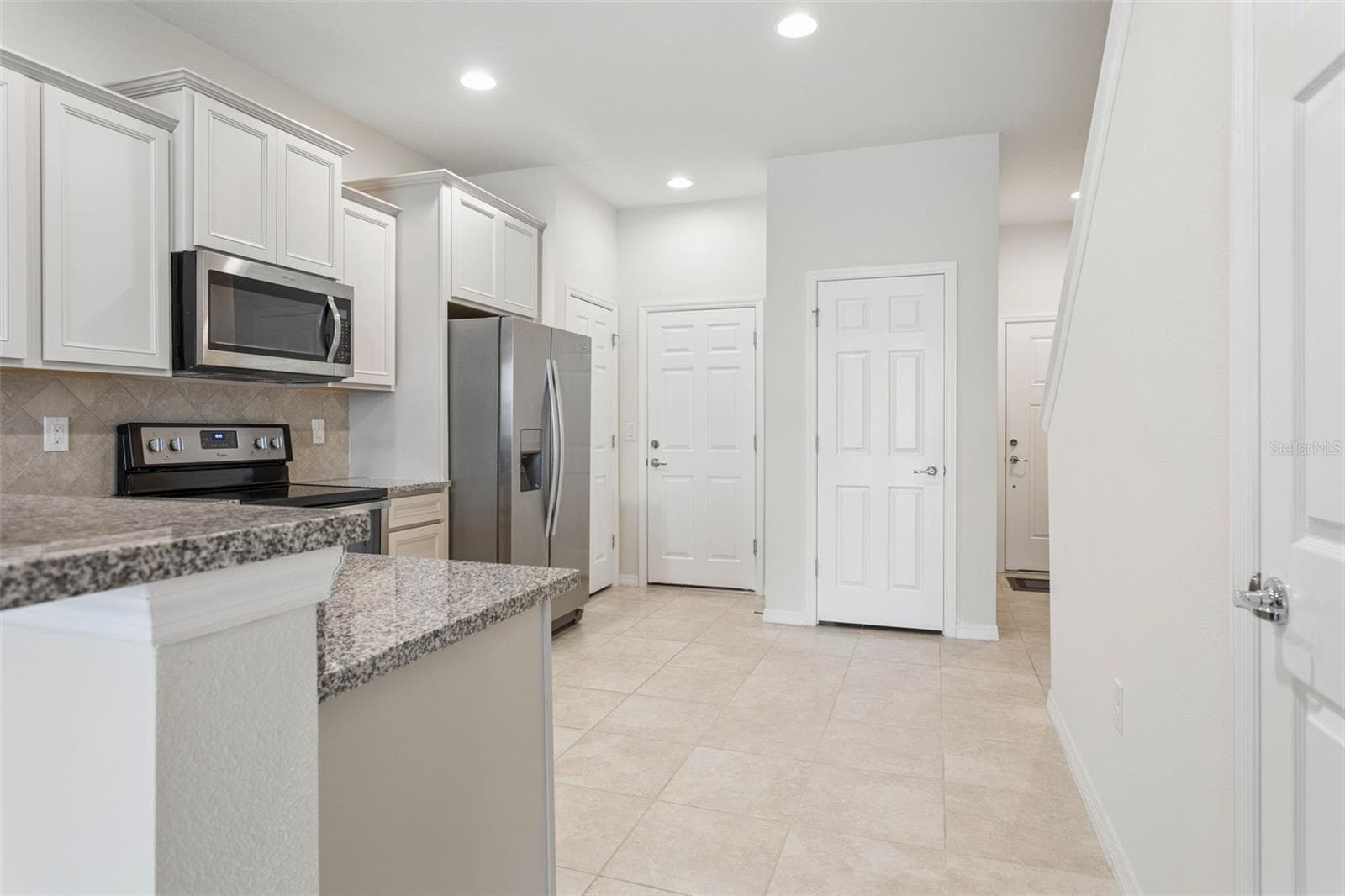 Townhouse at 9146 HILLCROFT DR, RIVERVIEW, photo 13 of 37