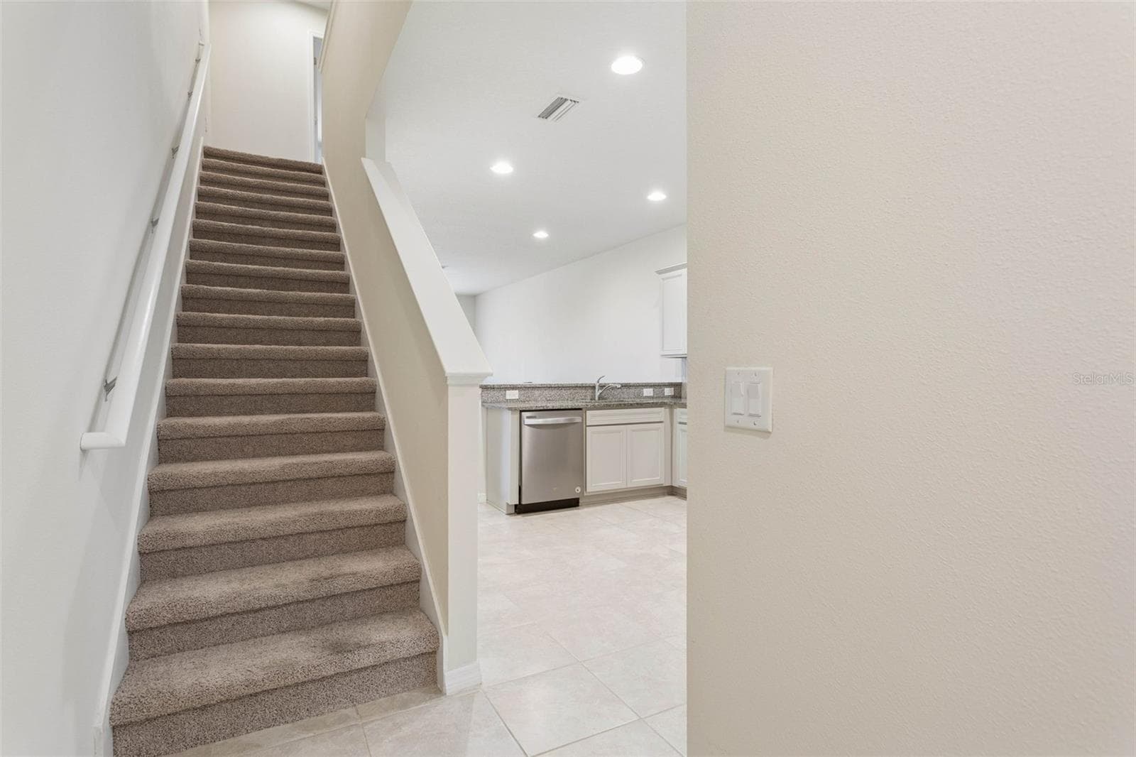 Townhouse at 9146 HILLCROFT DR, RIVERVIEW, photo 15 of 37