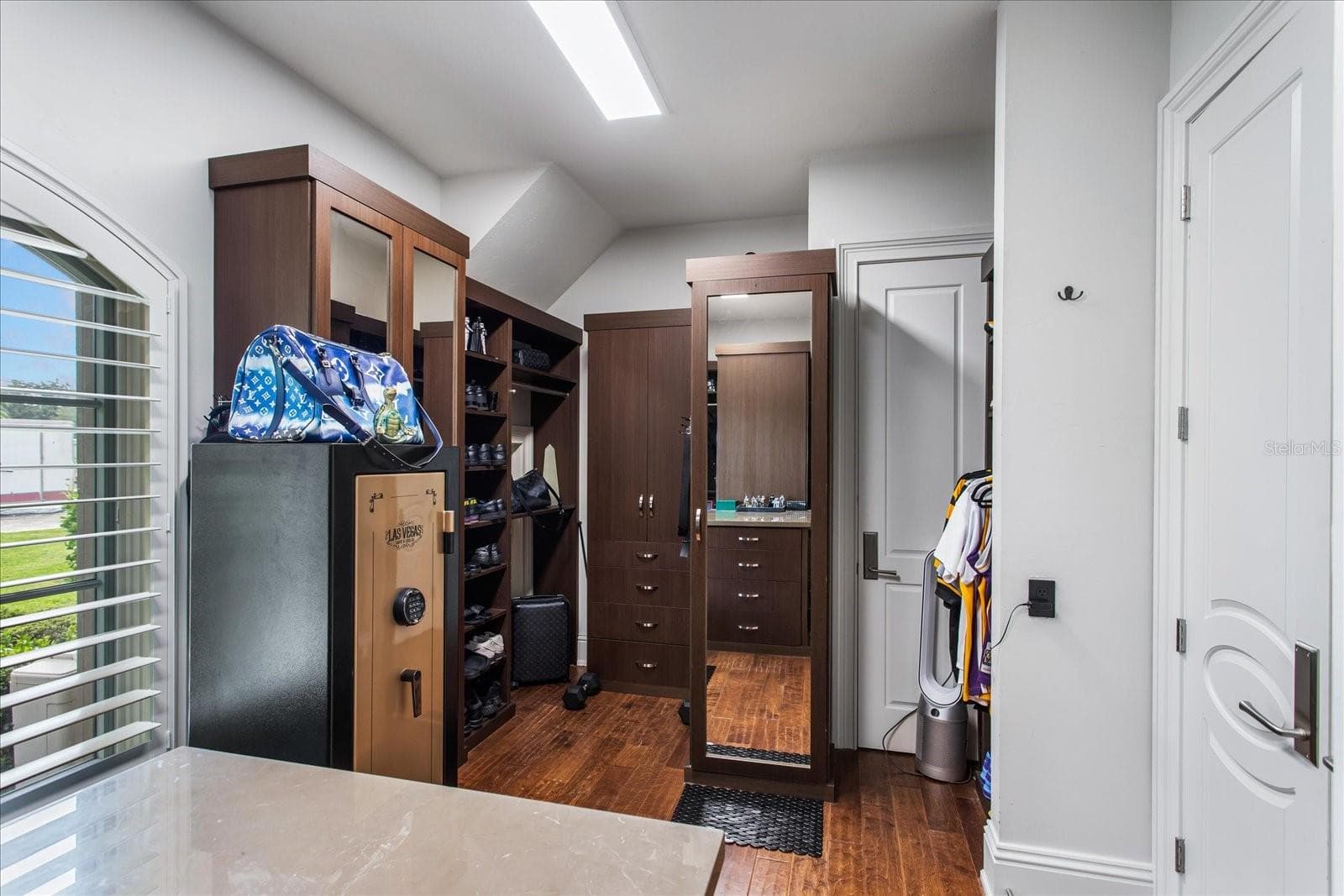 Single Family Residence at 7500 DAETWYLER DR, BELLE ISLE, photo 68 of 110