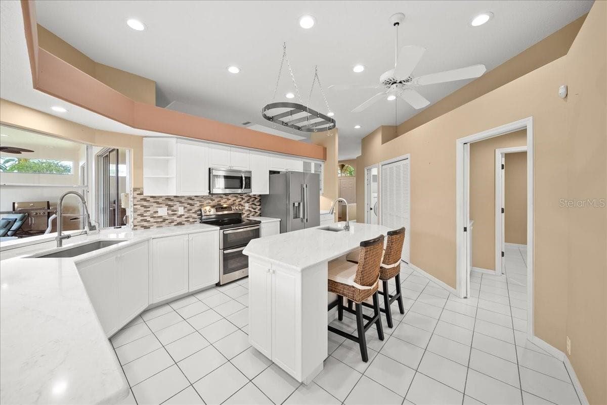 Single Family Residence at 4321 PRESIDENTIAL AVENUE CIR E, BRADENTON, photo 3 of 52