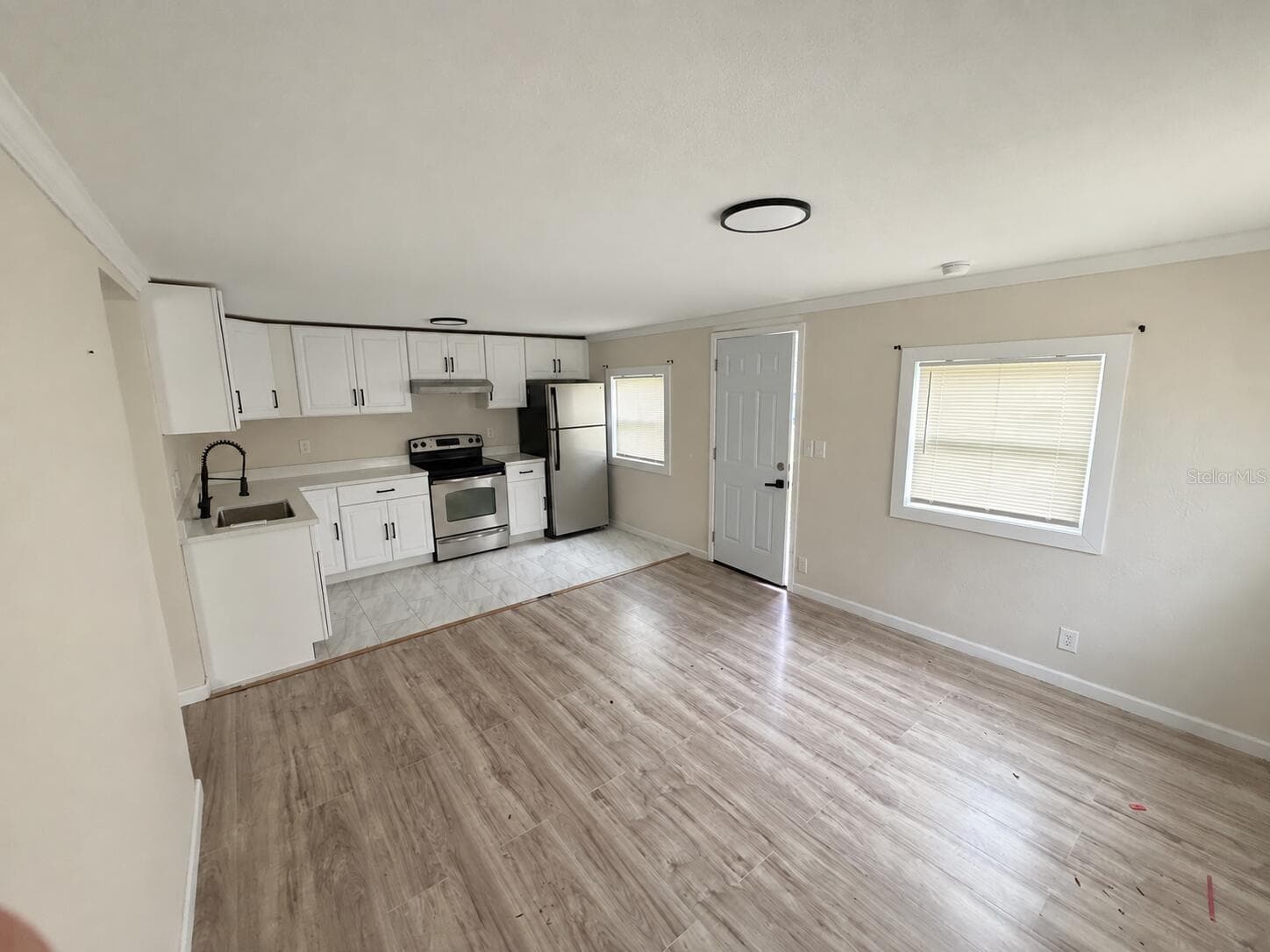 Duplex at 617 PLATEAU AVE, LAKELAND, photo 6 of 24